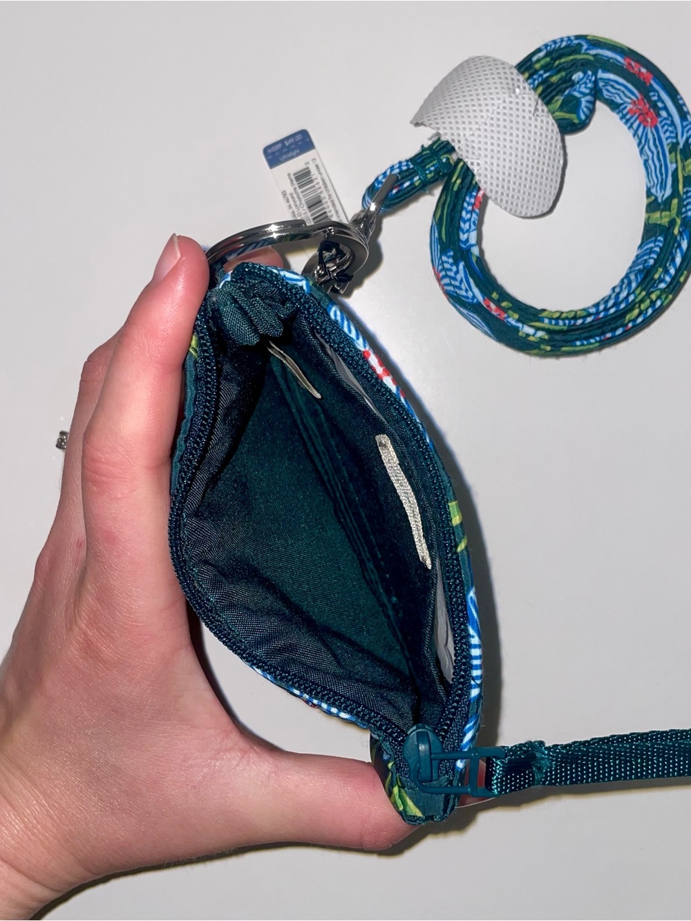 NWT $49 Vera Bradley Navy Floral Zip ID Holder with Matching Lanyard - Picture 3 of 5